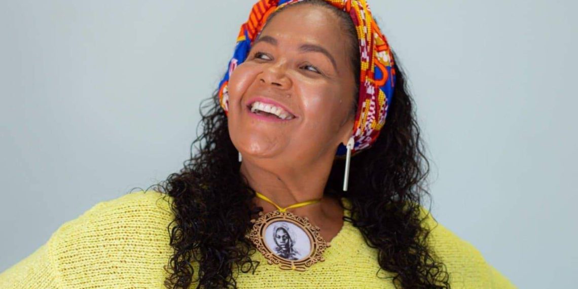 “A essência da mulher negra é a resistência, ancestralidade, poder e sabedoria” – Josineide Dantas