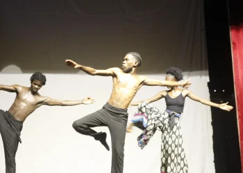 Resgate dos valores culturais de Luanda defendido em espectáculo de dança