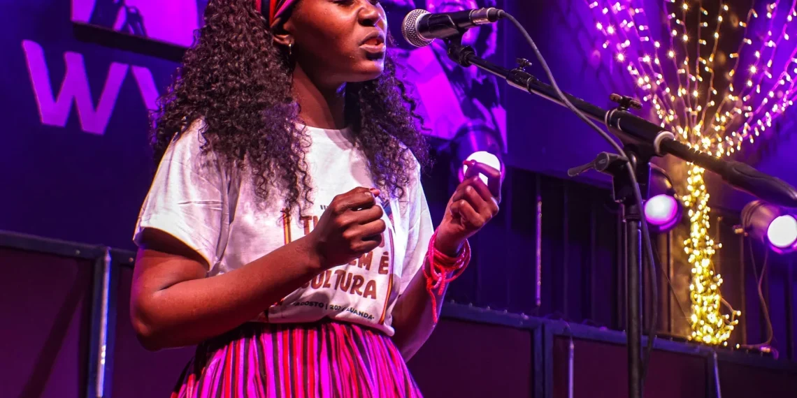 Recital de poesia reflecte obra poética “Em cada sílaba, uma cicatriz”